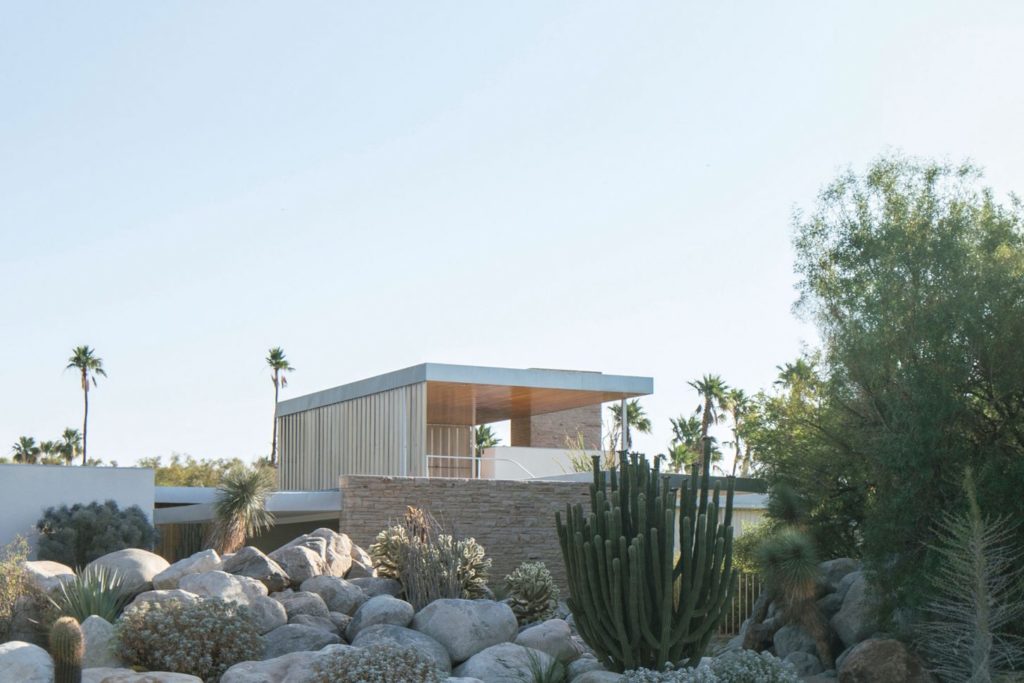 Desert modernism-style home outside Palm Springs 