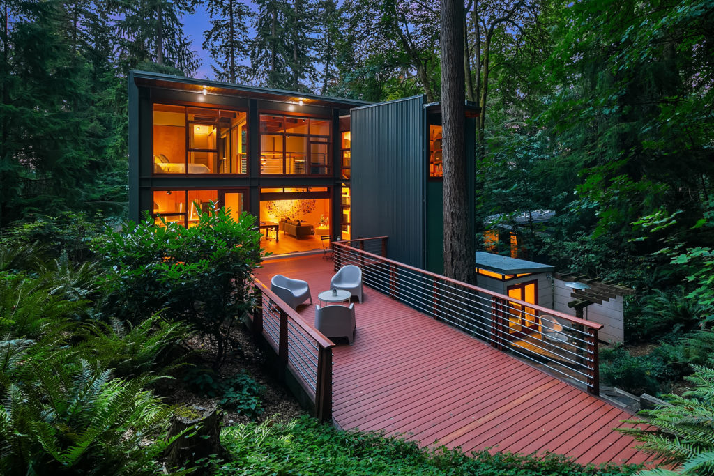 This Woodsy Cube-shaped Miller Hull Residence is Out of the Box—And it’s For Sale