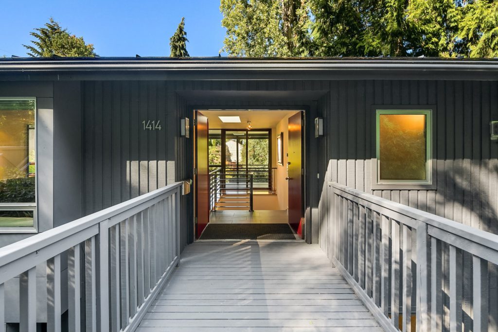 This 58-year-old Modern Home is Cooler Than You And It’s On the Market